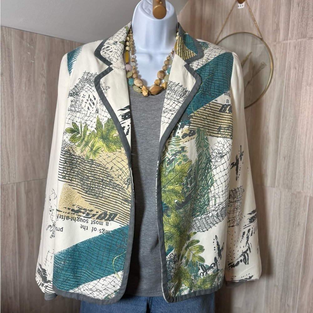 Graff By UM Company Elegant Green and Cream Patterned Blazer